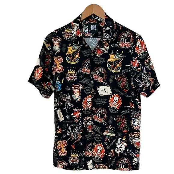 ED Hardy Unisex Black Flash Board Camp Shirt Roses Hearts Size Small - Picture 6 of 6